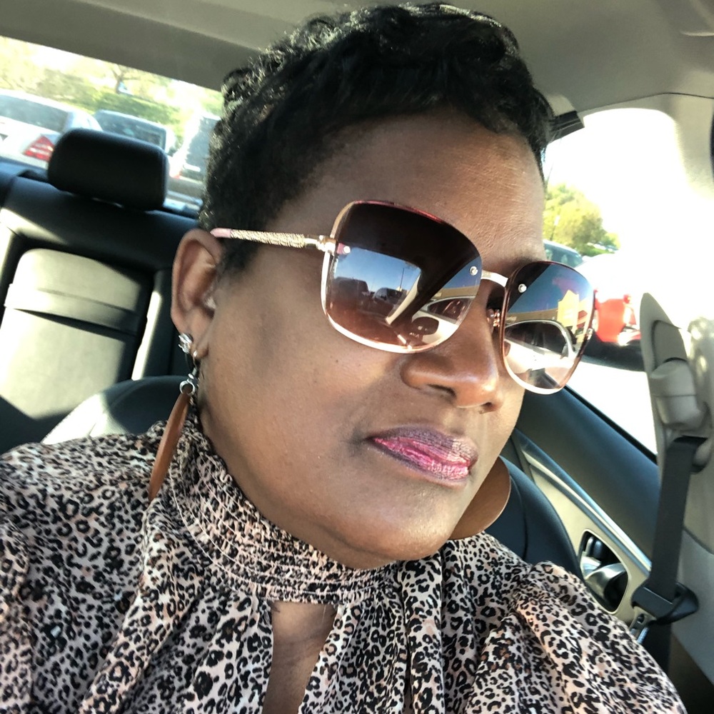 Meet your Posher, Rene